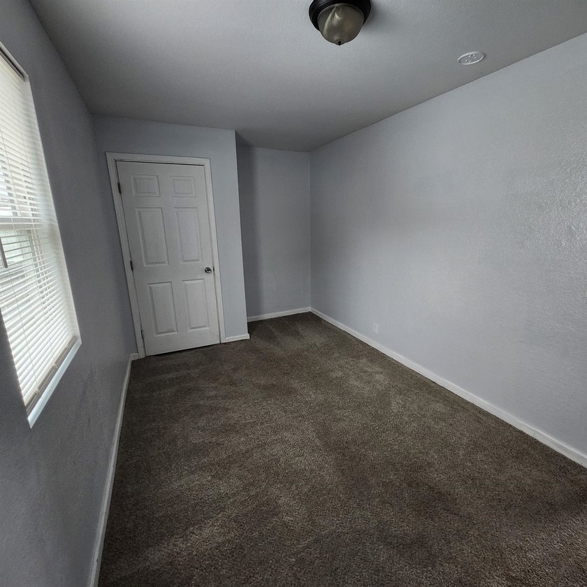 Cute home in an up-and-coming neighborhood. Properties in the - photo 18