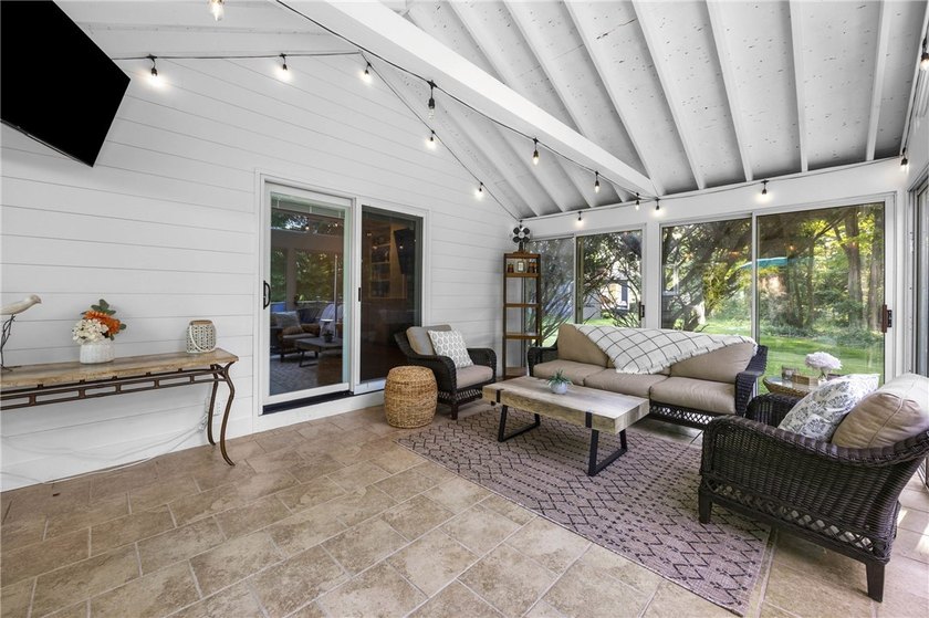 Welcome home to this beautiful 4-bedroom, 2.5-bath Colonial - photo 20