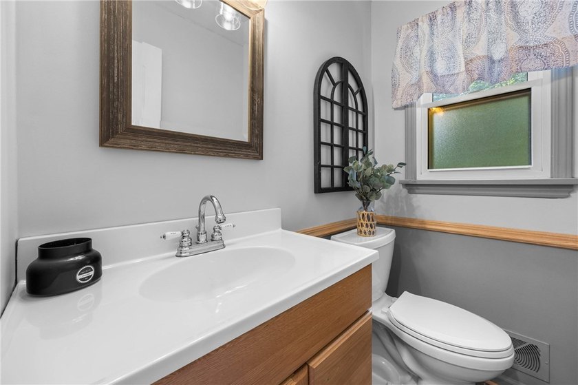 Welcome home to this beautiful 4-bedroom, 2.5-bath Colonial - photo 22