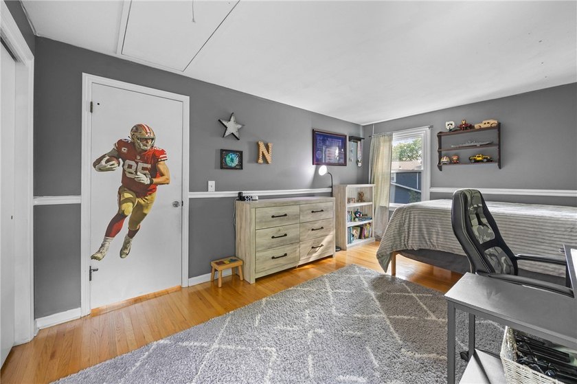 Welcome home to this beautiful 4-bedroom, 2.5-bath Colonial - photo 29