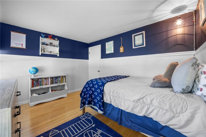 Welcome home to this beautiful 4-bedroom, 2.5-bath Colonial - photo 35