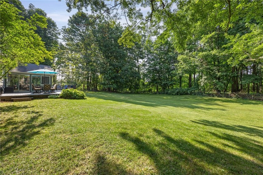 Welcome home to this beautiful 4-bedroom, 2.5-bath Colonial - photo 39