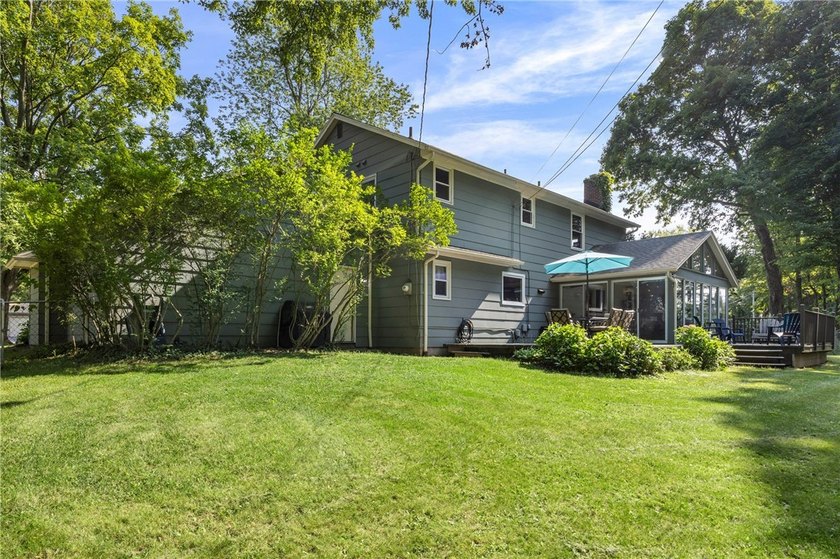 Welcome home to this beautiful 4-bedroom, 2.5-bath Colonial - photo 41