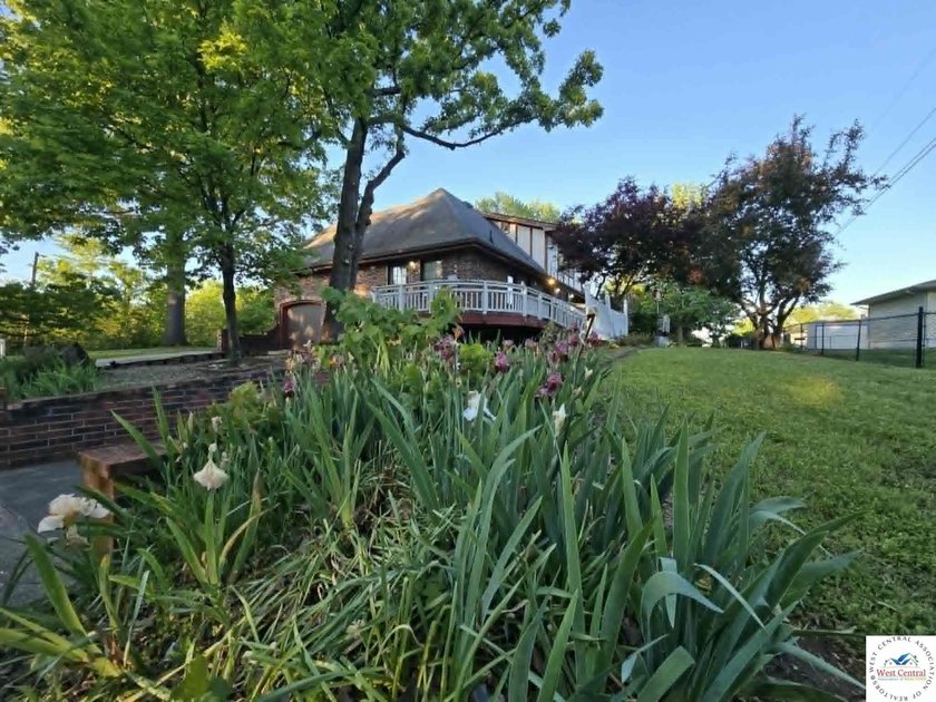 Peaceful, elegant, and full of enchanting character, this - photo 5