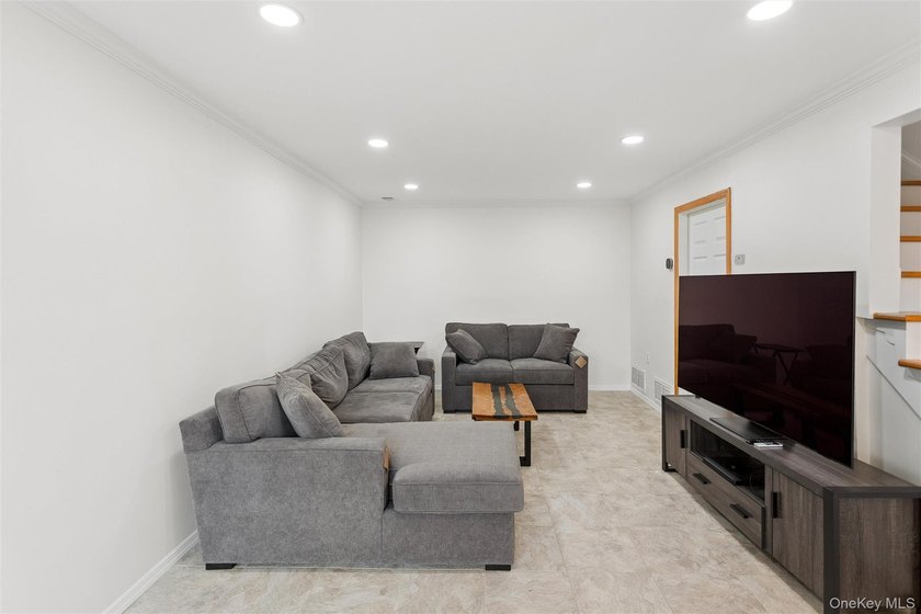 Oceanside Alhambra Condominium Updated Corner Unit 2 Br Duplex - photo 11