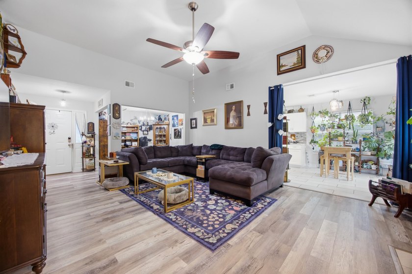 ***Home Sweet Home*** Welcome to this beautifully UPDATED 3 - photo 6