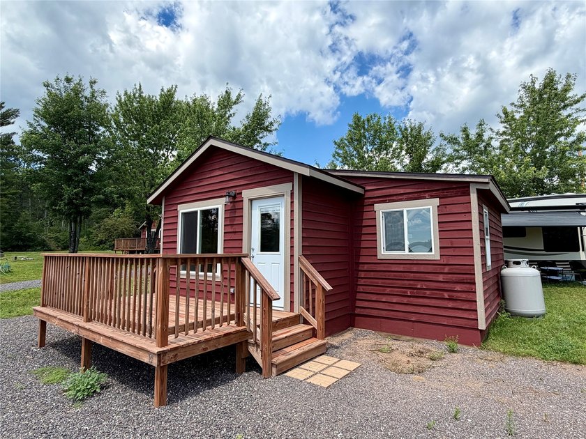 Enjoy carefree Northwoods living with this beautifully updated - photo 2