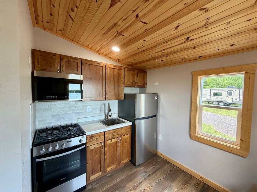 Enjoy carefree Northwoods living with this beautifully updated - photo 5