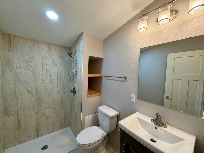 Enjoy carefree Northwoods living with this beautifully updated - photo 7