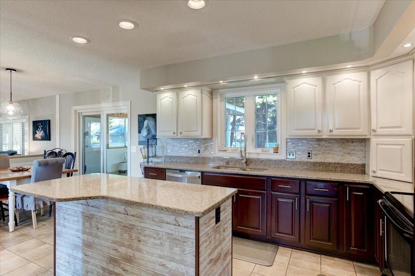 This beautifully updated Colonial-inspired home offers timeless - photo 5
