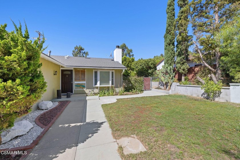 Tucked against the scenic foothills of the San Gabriel Mountains - photo 3