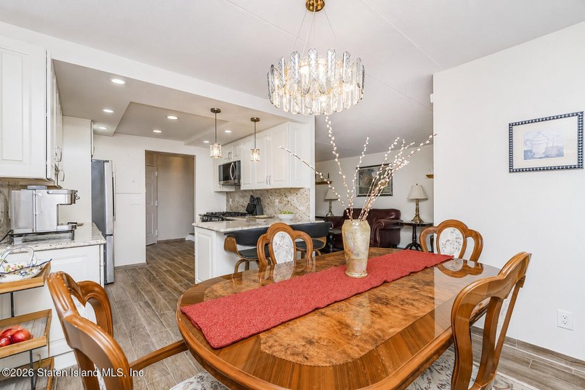 Welcome to 41 Wellington Court. This beautifully updated - photo 8