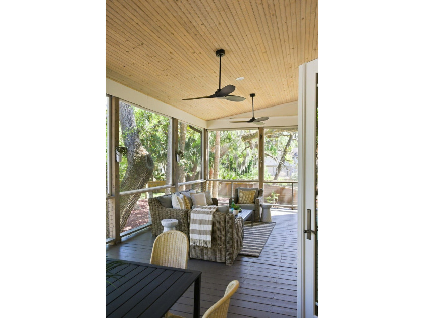 The house is beautiful. The backyard is UNFORGETTABLE. And the - photo 14