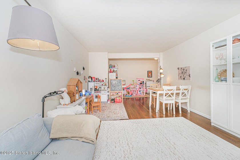 Stunning fully renovated 2-bedroom, 1-bath condo in the highly - photo 8