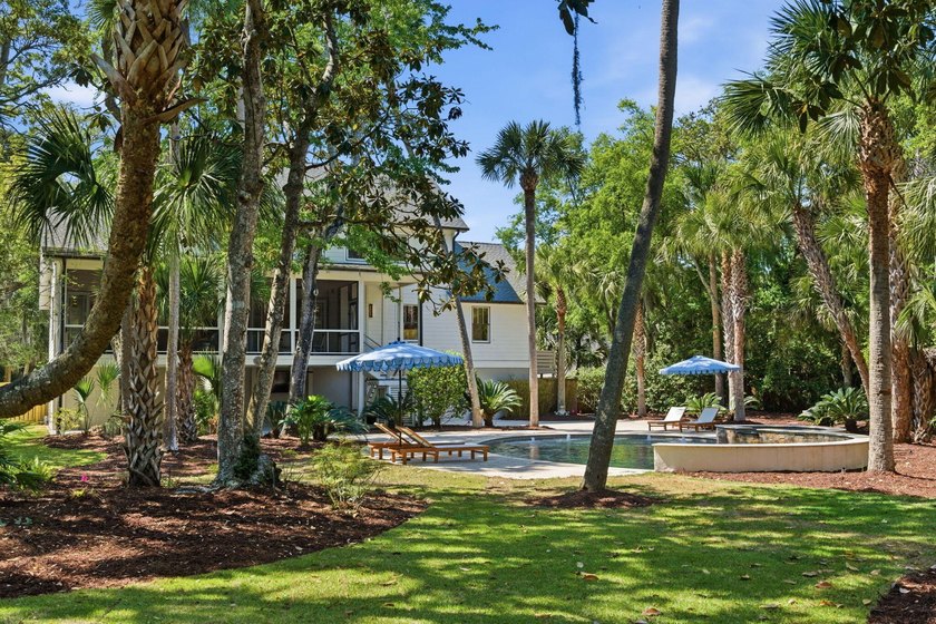 The house is beautiful. The backyard is UNFORGETTABLE. And the - photo 43