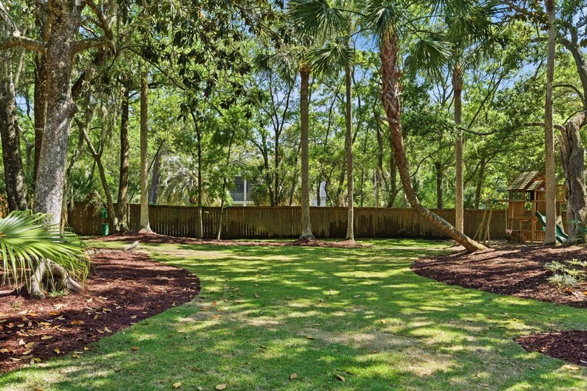 The house is beautiful. The backyard is UNFORGETTABLE. And the - photo 44