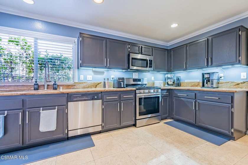 Welcome to the coastal living lifestyle you have been looking - photo 3