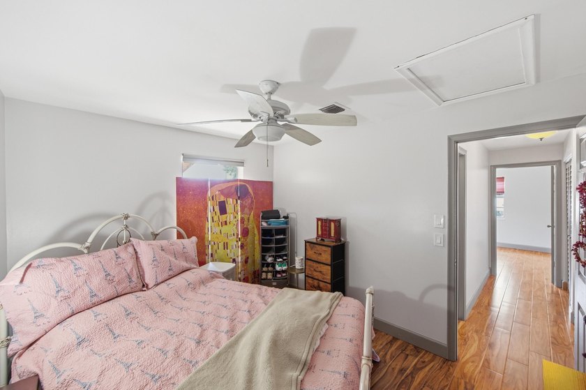 Welcome home to this beautifully updated 3-bedroom, 2-bath - photo 11