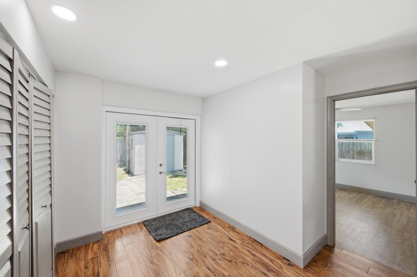Welcome home to this beautifully updated 3-bedroom, 2-bath - photo 13