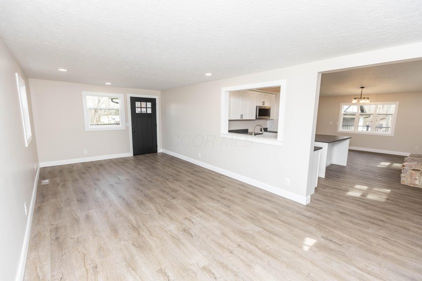 Welcome to 828 Terrace View Drive in Apple Valley. This - photo 14