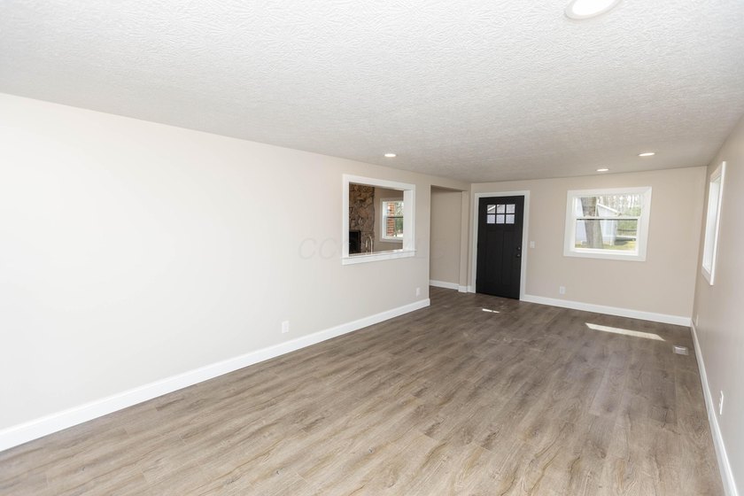 Welcome to 828 Terrace View Drive in Apple Valley. This - photo 15