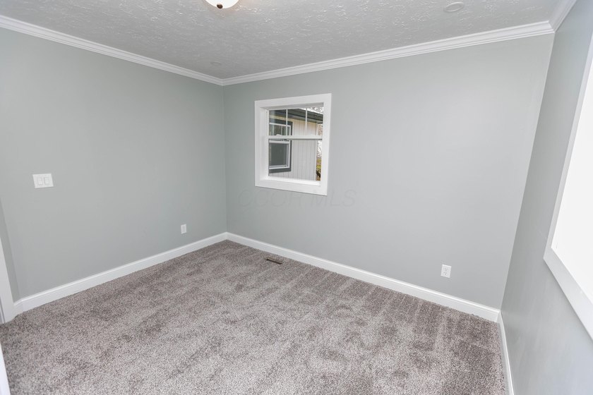 Welcome to 828 Terrace View Drive in Apple Valley. This - photo 18