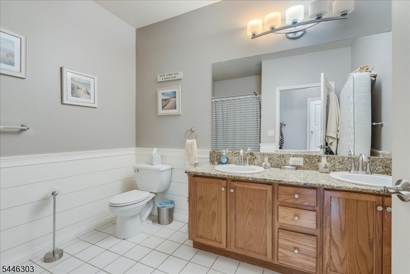 Experience refined, hassle-free living in The Royal Club at - photo 20