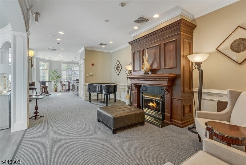 Experience refined, hassle-free living in The Royal Club at - photo 28