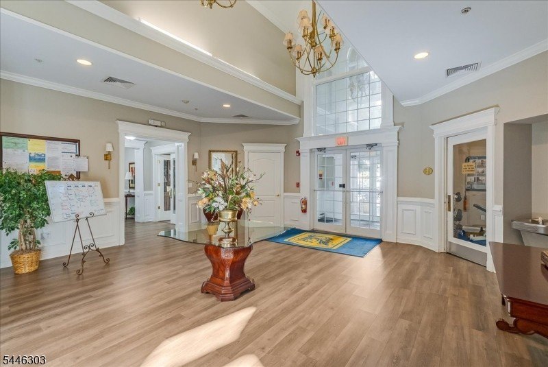 Experience refined, hassle-free living in The Royal Club at - photo 31