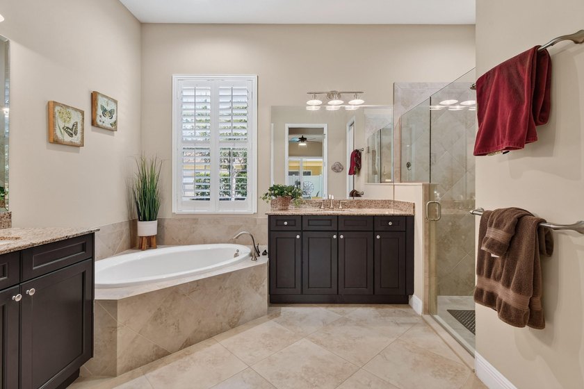 Meticulously maintained 2BR/2BA/2CG villa ideally located close - photo 35