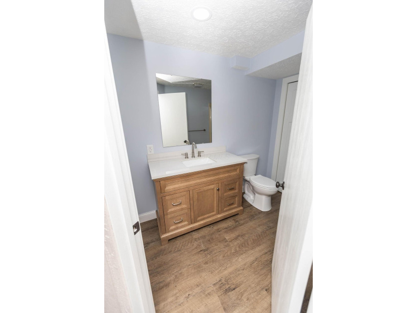 Welcome to 828 Terrace View Drive in Apple Valley. This - photo 38
