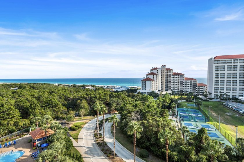 Beautiful views facing due South! Experience elevated coastal - photo 6
