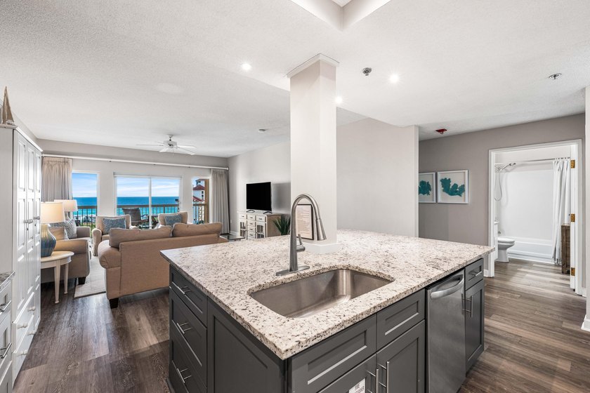 Beautiful views facing due South! Experience elevated coastal - photo 9