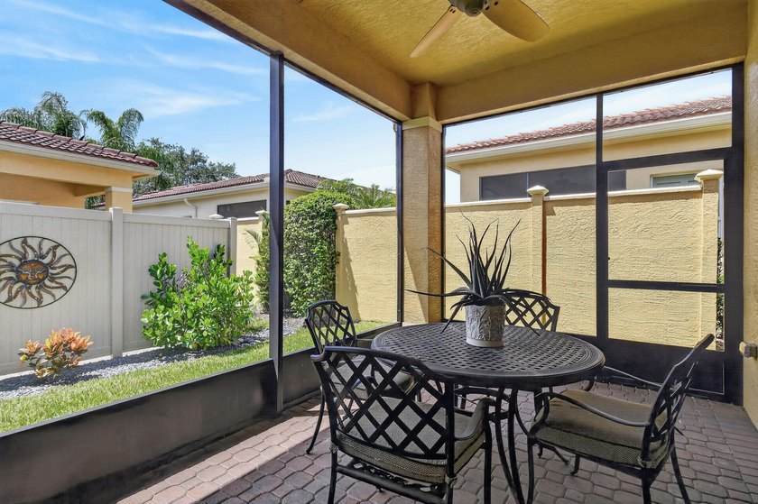 Meticulously maintained 2BR/2BA/2CG villa ideally located close - photo 49