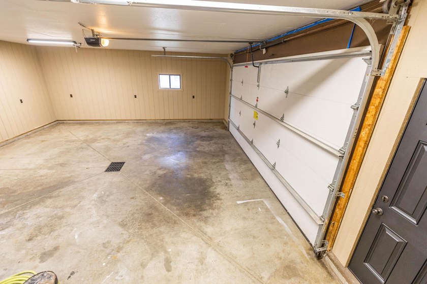 Welcome to 828 Terrace View Drive in Apple Valley. This - photo 56