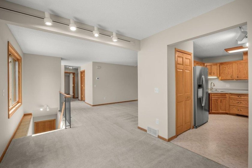 Enjoy easy, single-level living in this beautifully maintained - photo 5