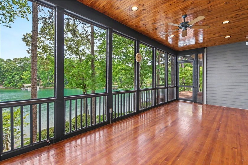 The Keowee Life awaits you at 3 Horizon Pointe. This luxury home - photo 8