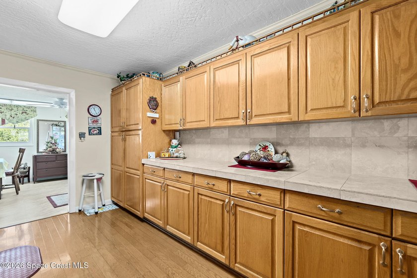 Very unique home with waterfront on 3 sides. Price reduced 400k - photo 46