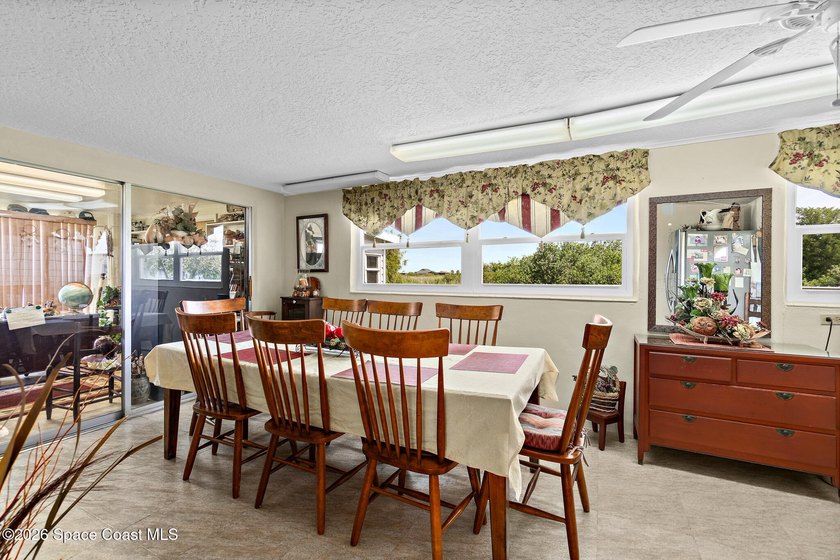 Very unique home with waterfront on 3 sides. Price reduced 400k - photo 49