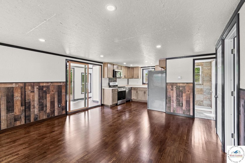 Back on the market to no fault of the seller or home! Don't miss - photo 5