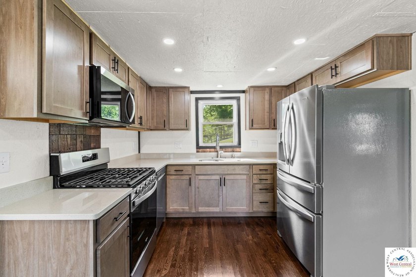 Back on the market to no fault of the seller or home! Don't miss - photo 6