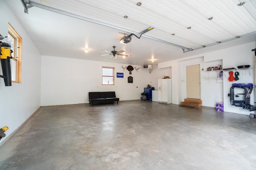 Charming 3-Bedroom, 2.5-Bath Home in Menomonie with Stylish - photo 3