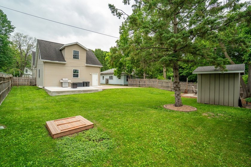 Charming 3-Bedroom, 2.5-Bath Home in Menomonie with Stylish - photo 4