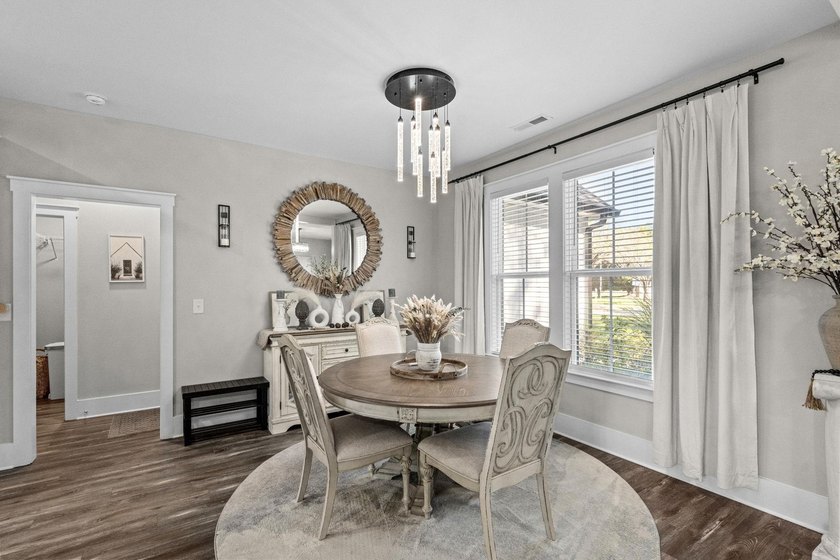 Incredible opportunity to purchase this waterfront 3 bedroom, 2 - photo 11