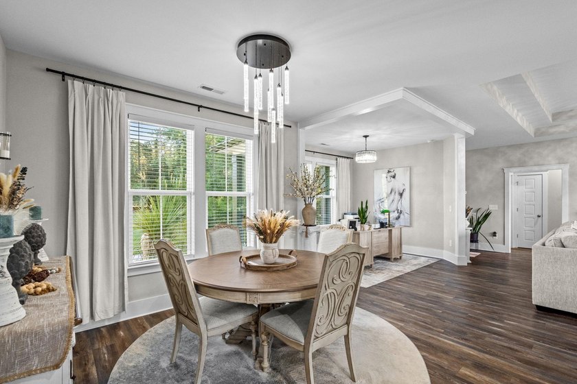 Incredible opportunity to purchase this waterfront 3 bedroom, 2 - photo 12