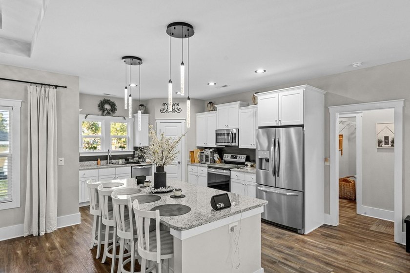 Incredible opportunity to purchase this waterfront 3 bedroom, 2 - photo 15