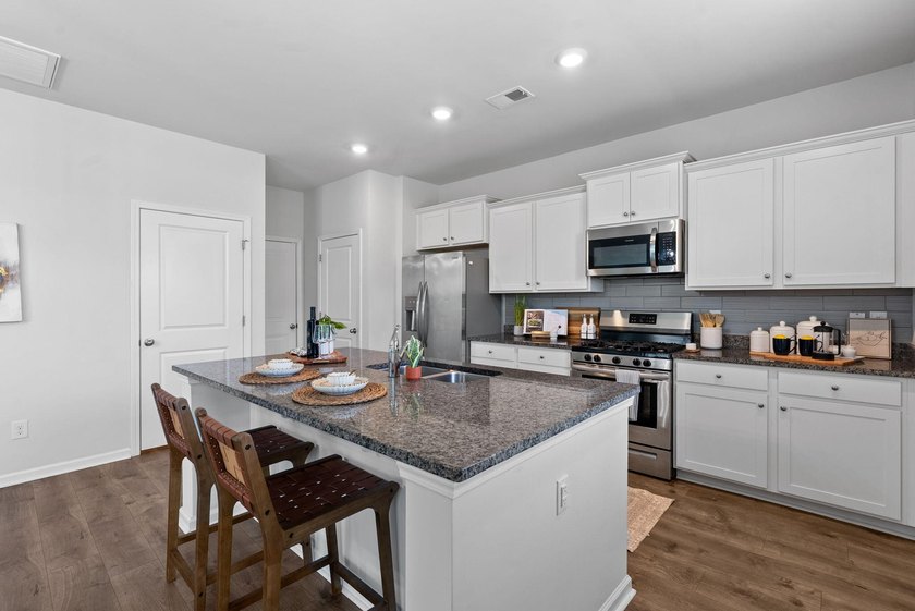 Welcome home to this beautifully maintained property offering - photo 15