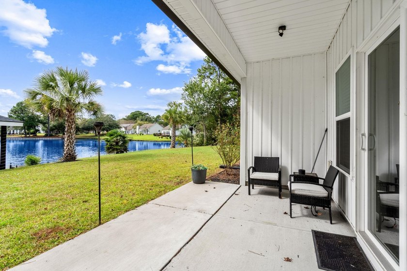Incredible opportunity to purchase this waterfront 3 bedroom, 2 - photo 20