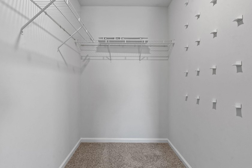 Welcome home to this beautifully maintained property offering - photo 21
