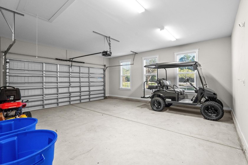 Incredible opportunity to purchase this waterfront 3 bedroom, 2 - photo 36